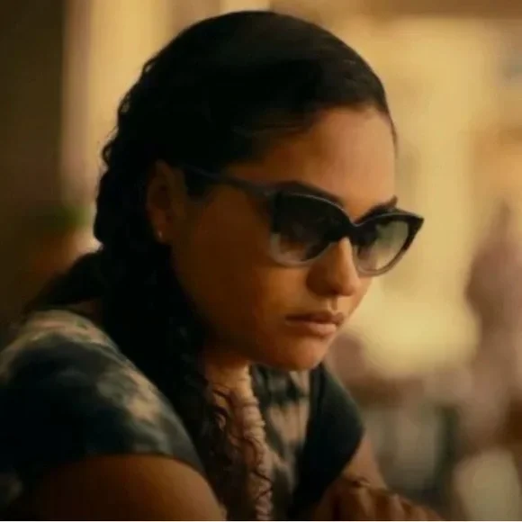 Vera Wang Faded lens Sunglasses - as seen on White Lotus - Picture 3 of 3